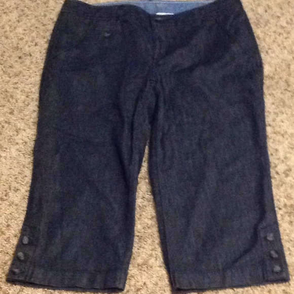 Super cute dressy capris - Picture 1 of 6